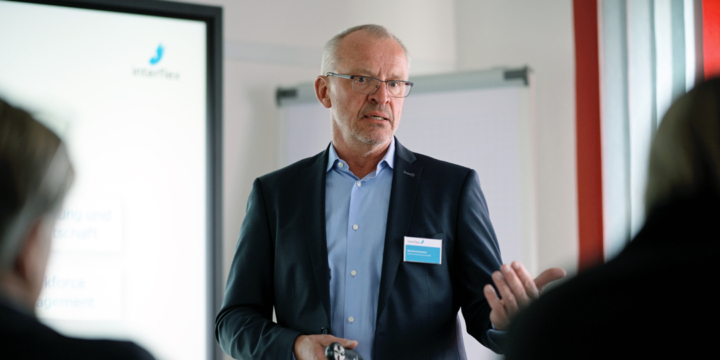Bernhard Sommer speaks on the guided tour of the Interflex site in Durchhausen