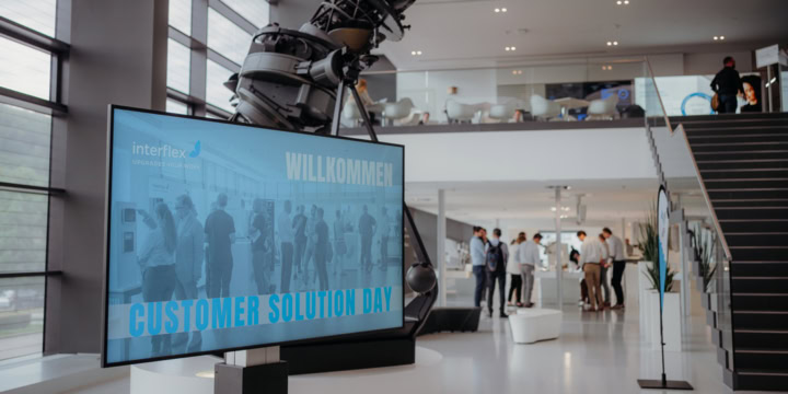 Entrance area in the conference building at Carl Zeiss.