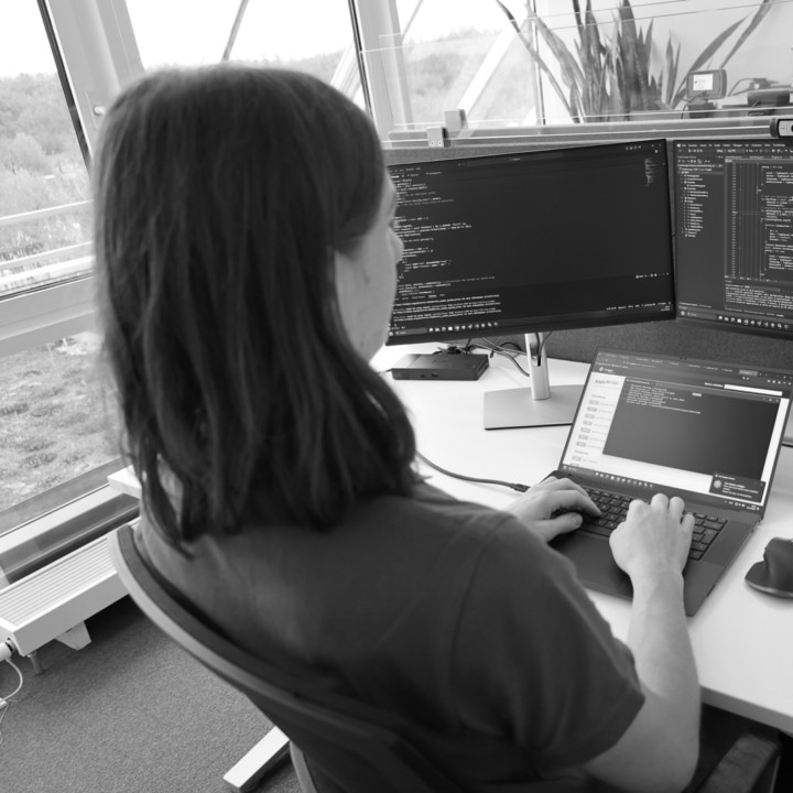 Student Kai während seines dualen Informatik-Studium