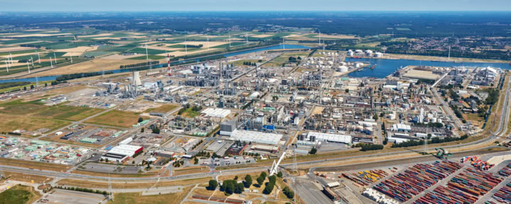 Bedrijfsterrein BASF in Antwerpen