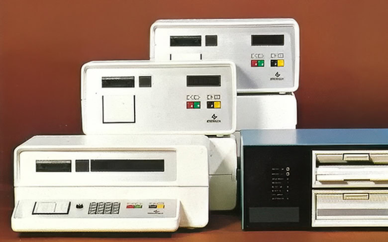 Systeem 2212 voor tijdregistratie en toegangscontrole van Interflex